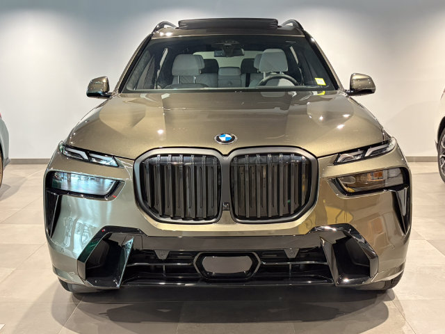New 2026 BMW X7 xDrive40i w/ M Sport Package AWD/4WD image 2