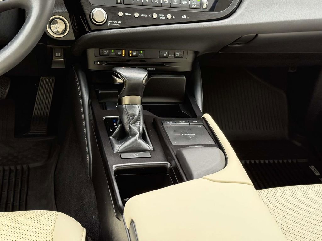 Used 2022 Lexus ES 350 Premium image 19