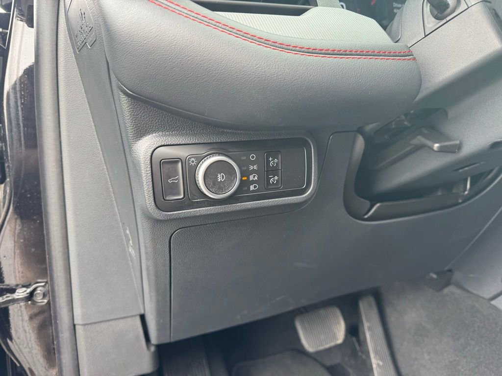 Used 2025 Ford Explorer ST-Line w/ ST-Line Street Pack image 4