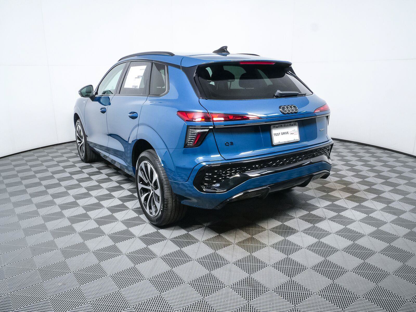 New 2026 Audi Q3 quattro 2.0T AWD/4WD image 29