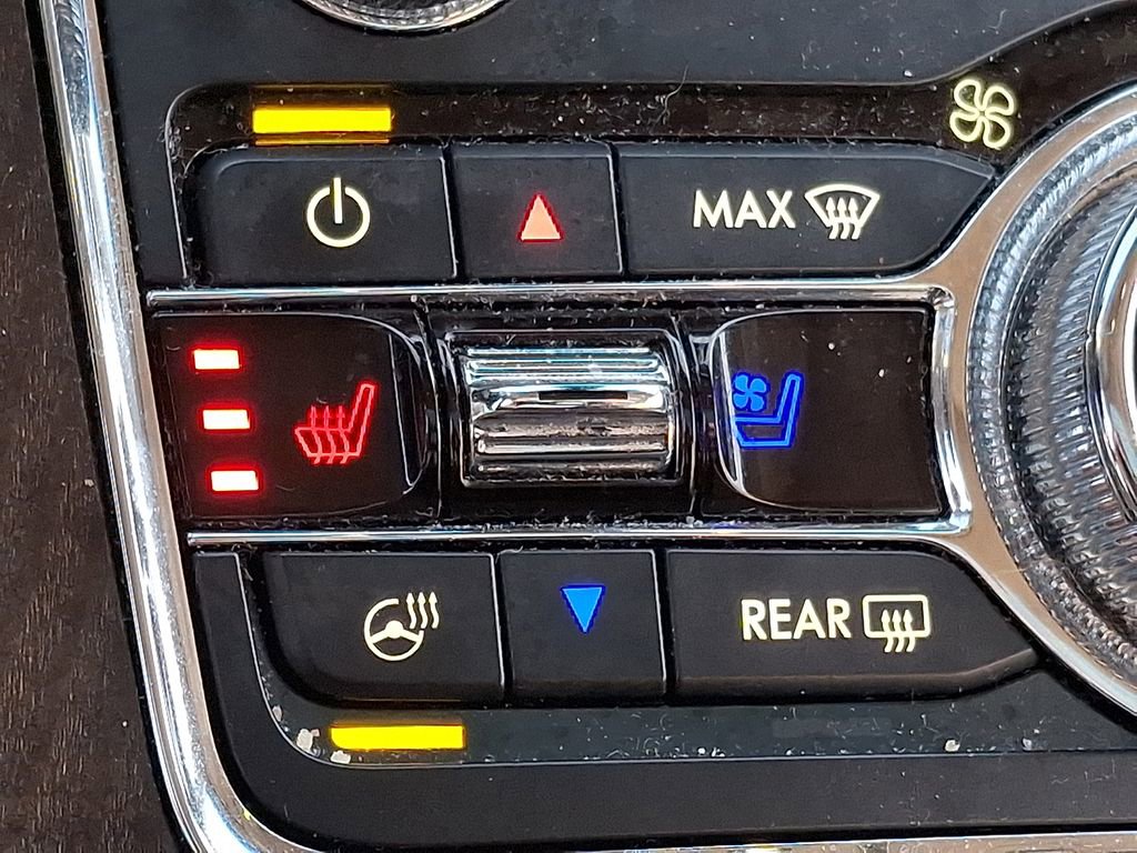 Used 2020 Lincoln Continental Reserve image 26