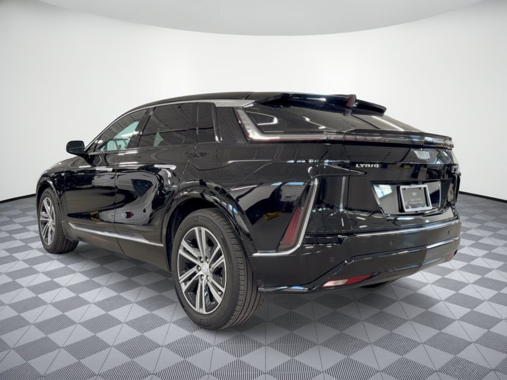 Used 2024 Cadillac Lyriq Luxury RWD image 3