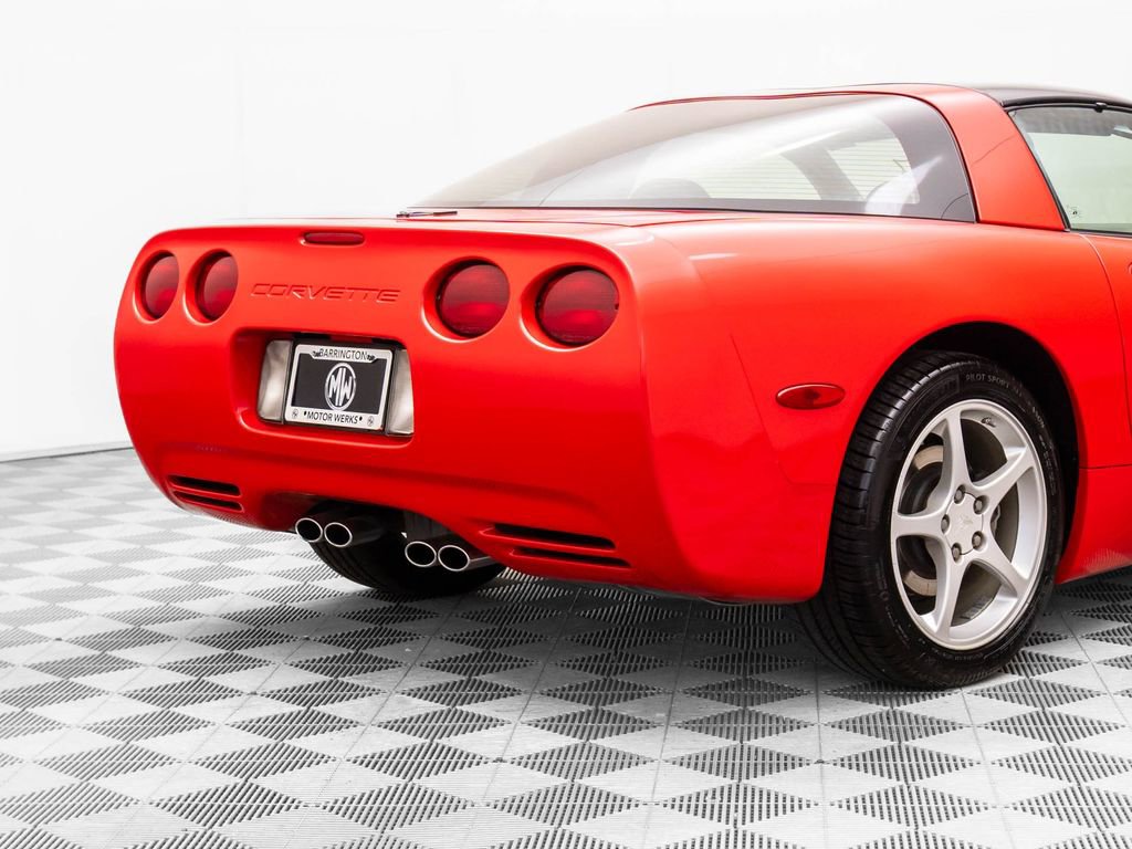 Used 2001 Chevrolet Corvette Coupe w/ Preferred Equipment Group1 image 33