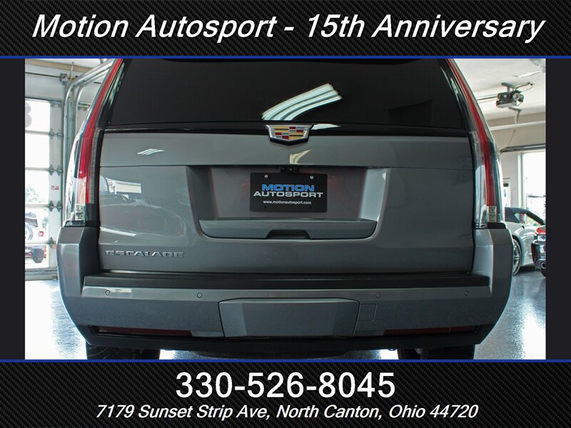 Used 2020 Cadillac Escalade Luxury w/ Escalade Sport Edition AWD/4WD image 6