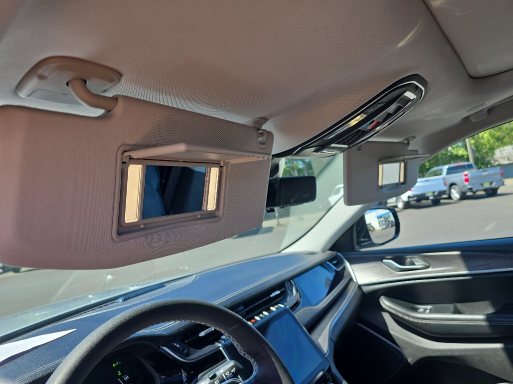 Used 2023 Jeep Grand Cherokee 30th Anniversary image 14