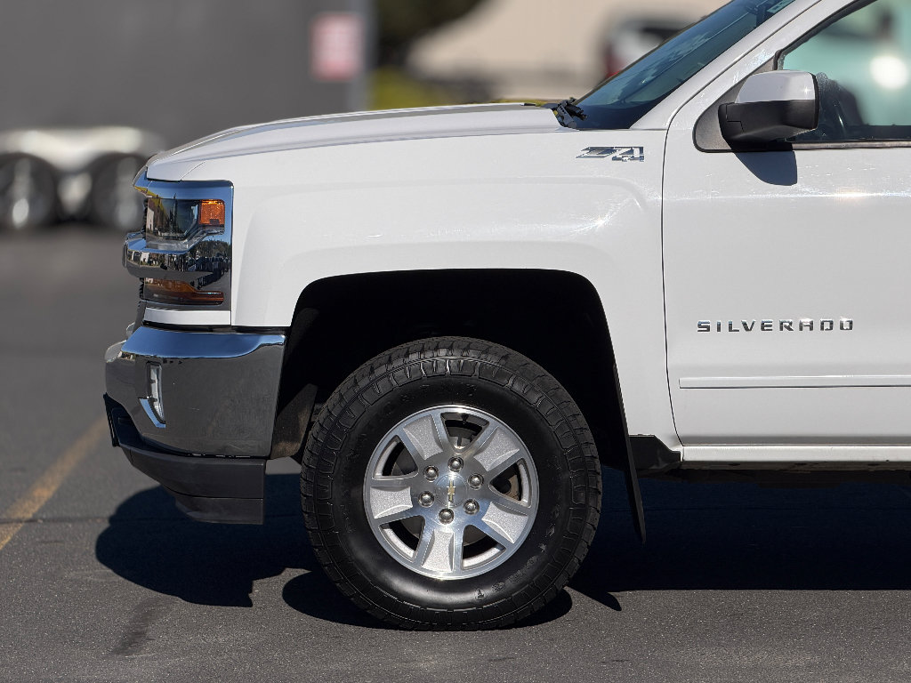 Used 2018 Chevrolet Silverado 1500 LT w/ All Star Edition AWD/4WD image 16