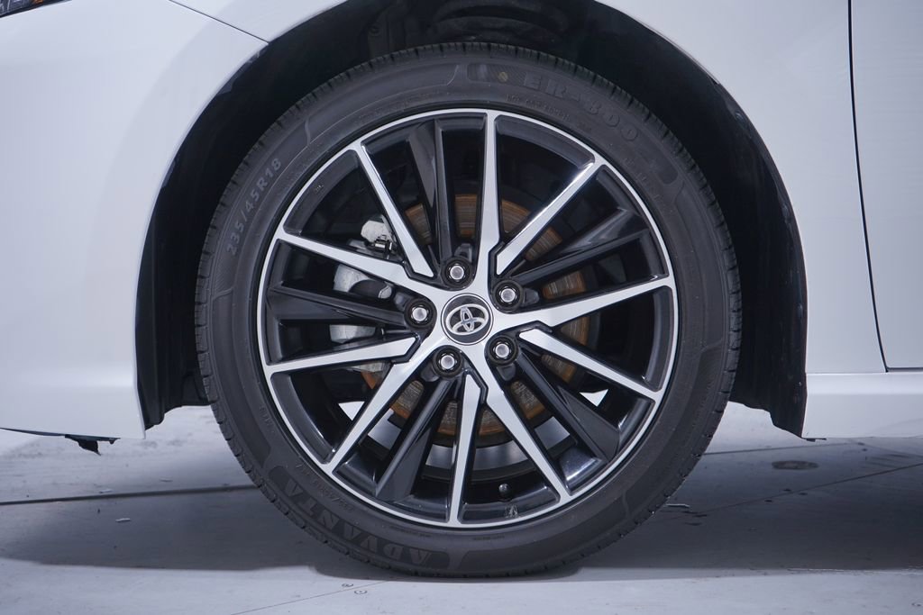 Used 2024 Toyota Camry SE image 2