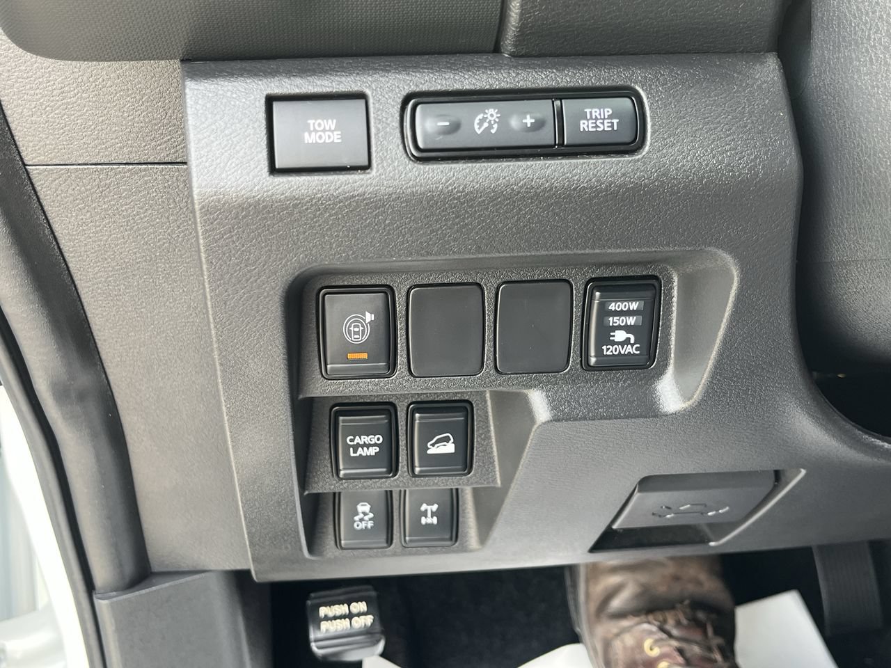 Used 2024 Nissan Frontier PRO-4X w/ Pro Premium Package AWD/4WD image 16