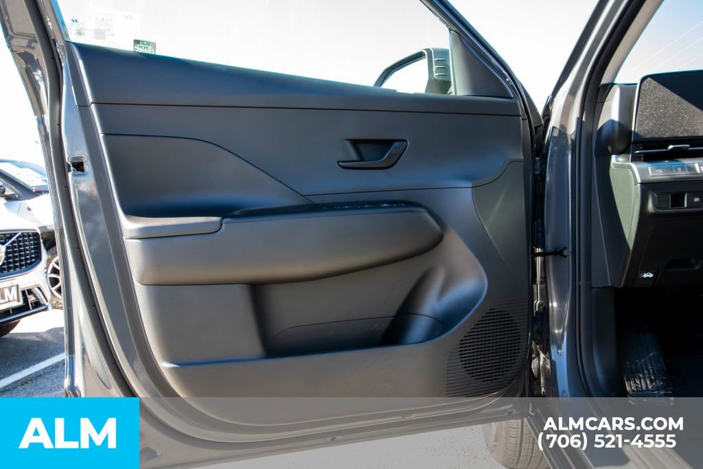 Certified 2025 Hyundai Kona SEL image 28