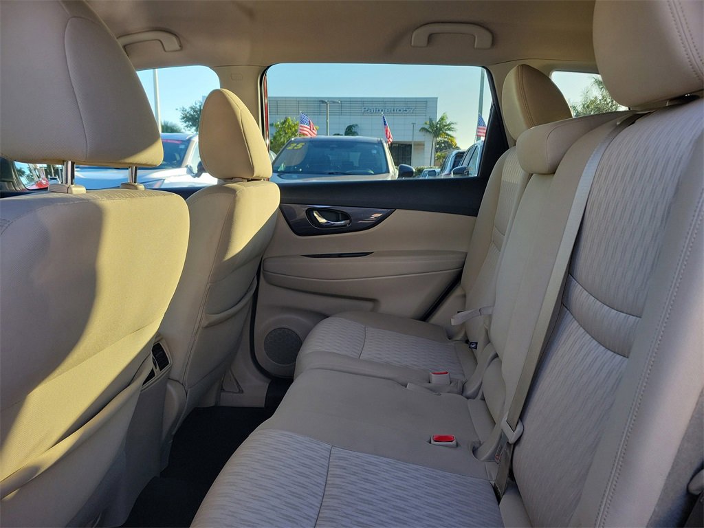 Used 2019 Nissan Rogue SV w/ Premium Package image 7