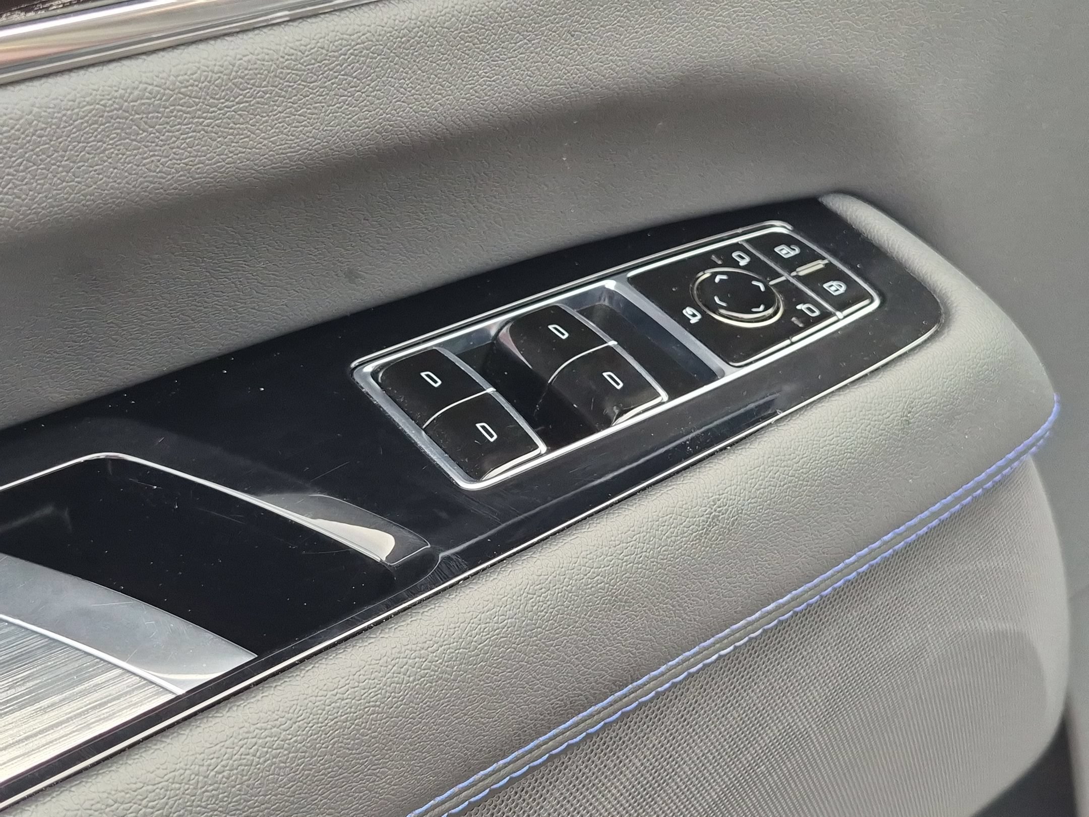 Used 2025 Cadillac Escalade IQ Sport 1 AWD/4WD image 23