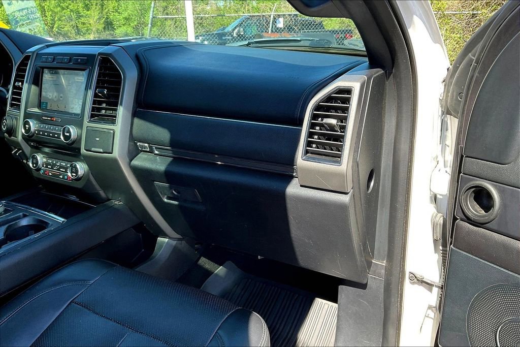 Used 2018 Ford Expedition XLT w/ Equipment Group 202A image 16