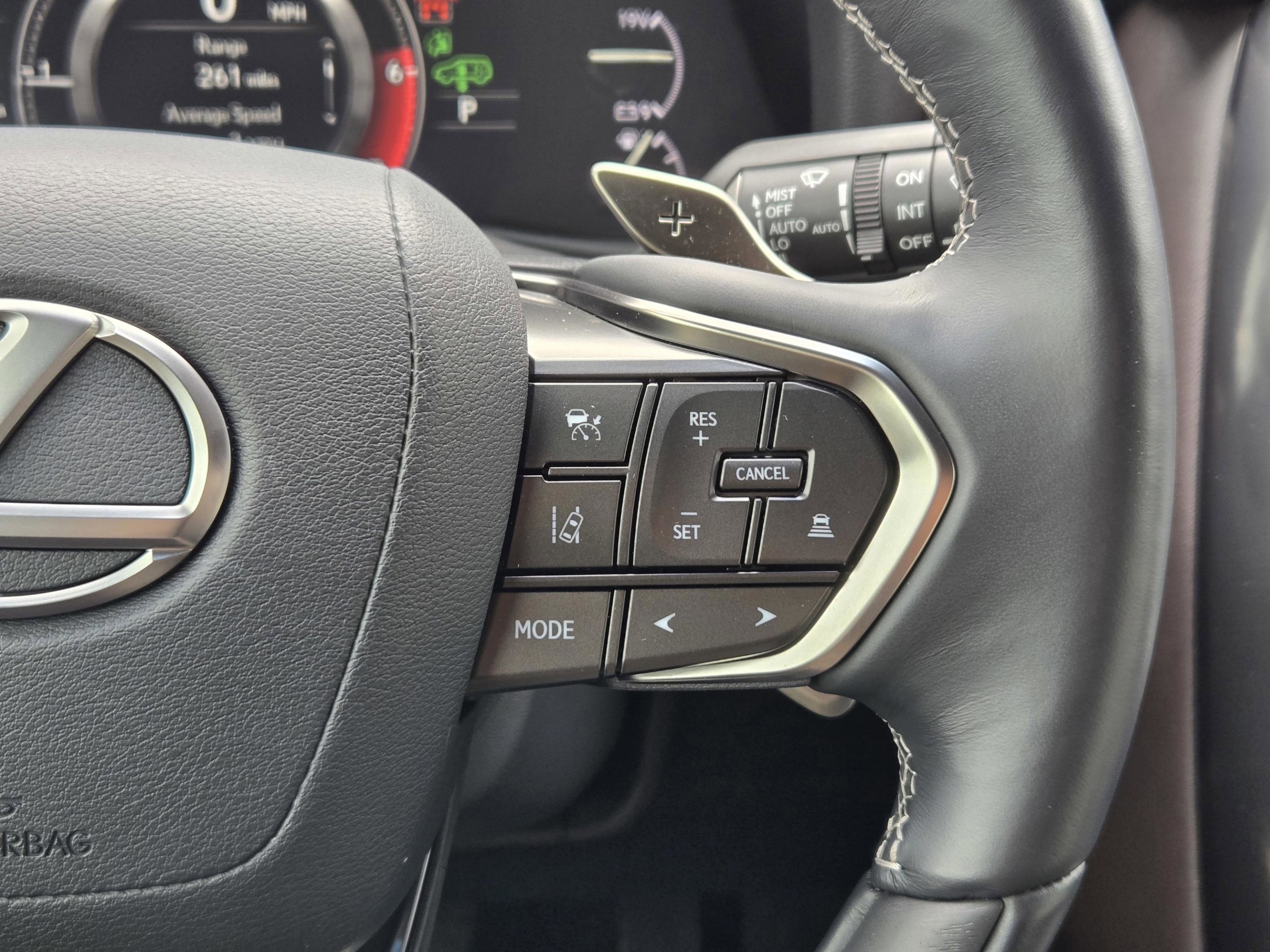 Used 2023 Lexus LX 600 4WD w/ Appearance Package image 27