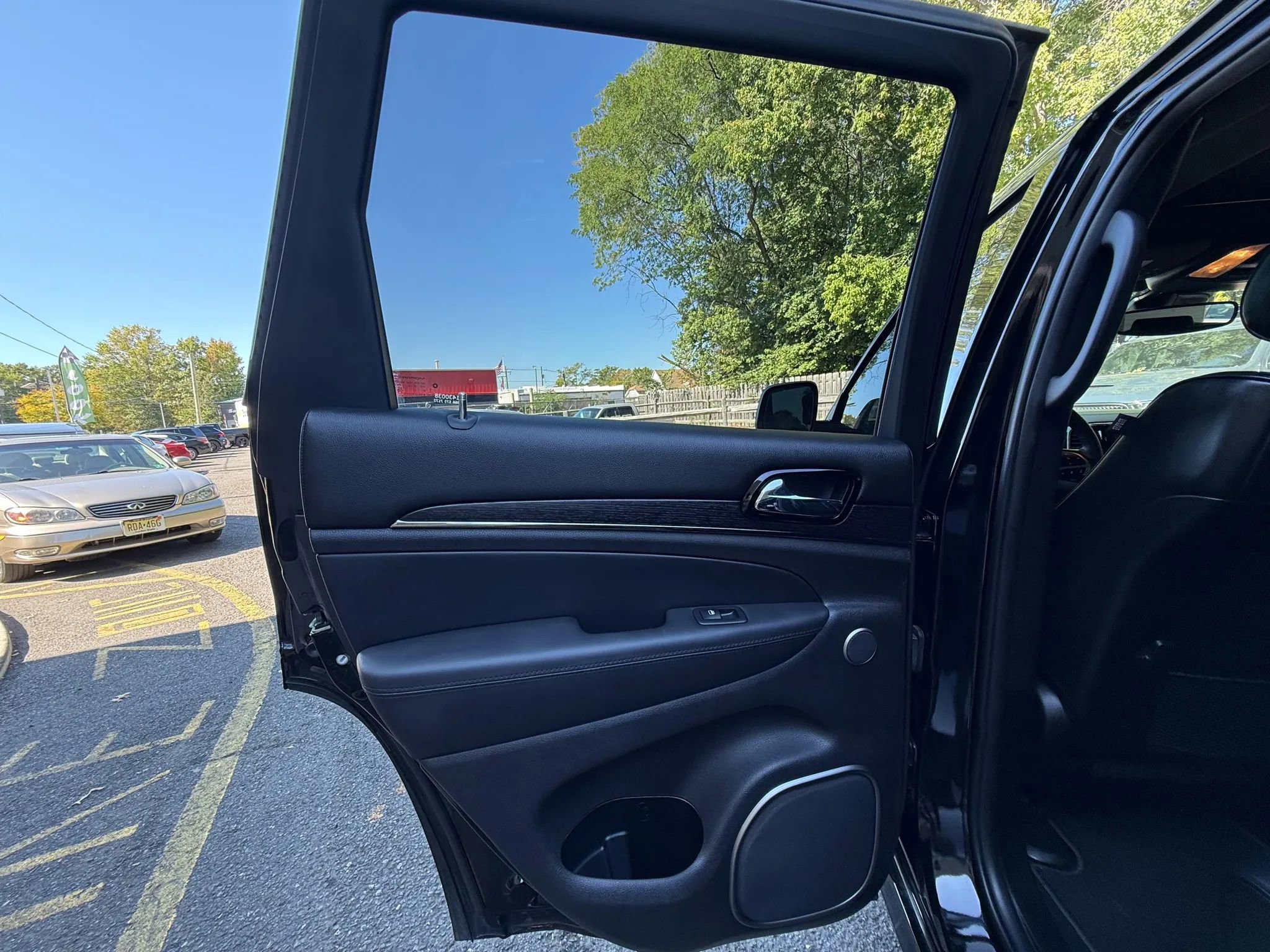 Used 2019 Jeep Grand Cherokee High Altitude AWD/4WD image 16