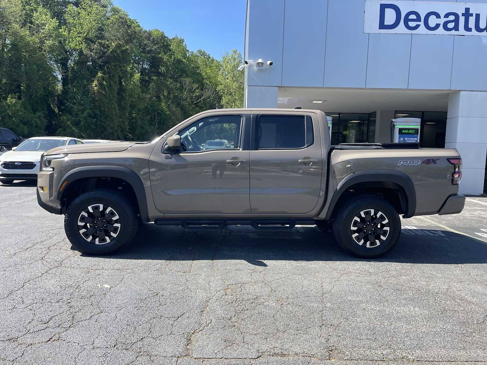 Used 2024 Nissan Frontier PRO-4X w/ Technology Package AWD/4WD image 2