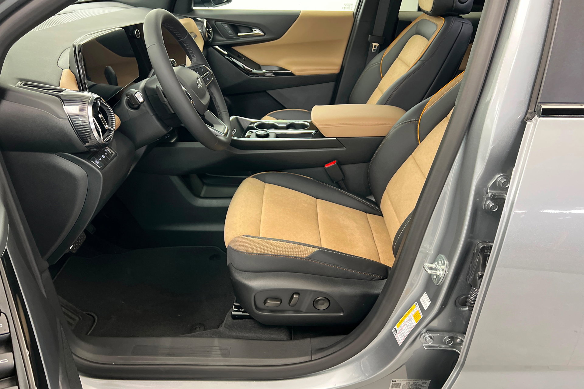 New 2026 Chevrolet Equinox ACTIV w/ Convenience Package III image 18