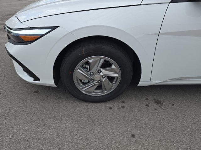 New 2026 Hyundai Elantra SE FWD image 10