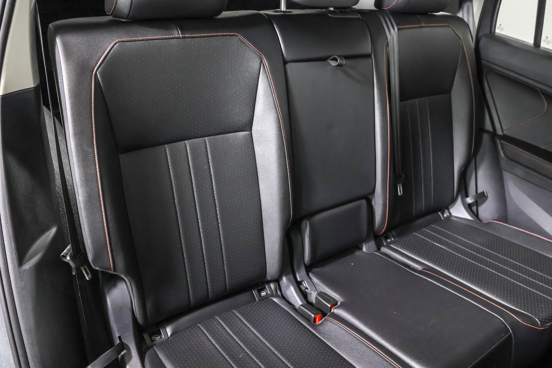 Used 2024 Volkswagen Tiguan Wolfsburg Edition image 39