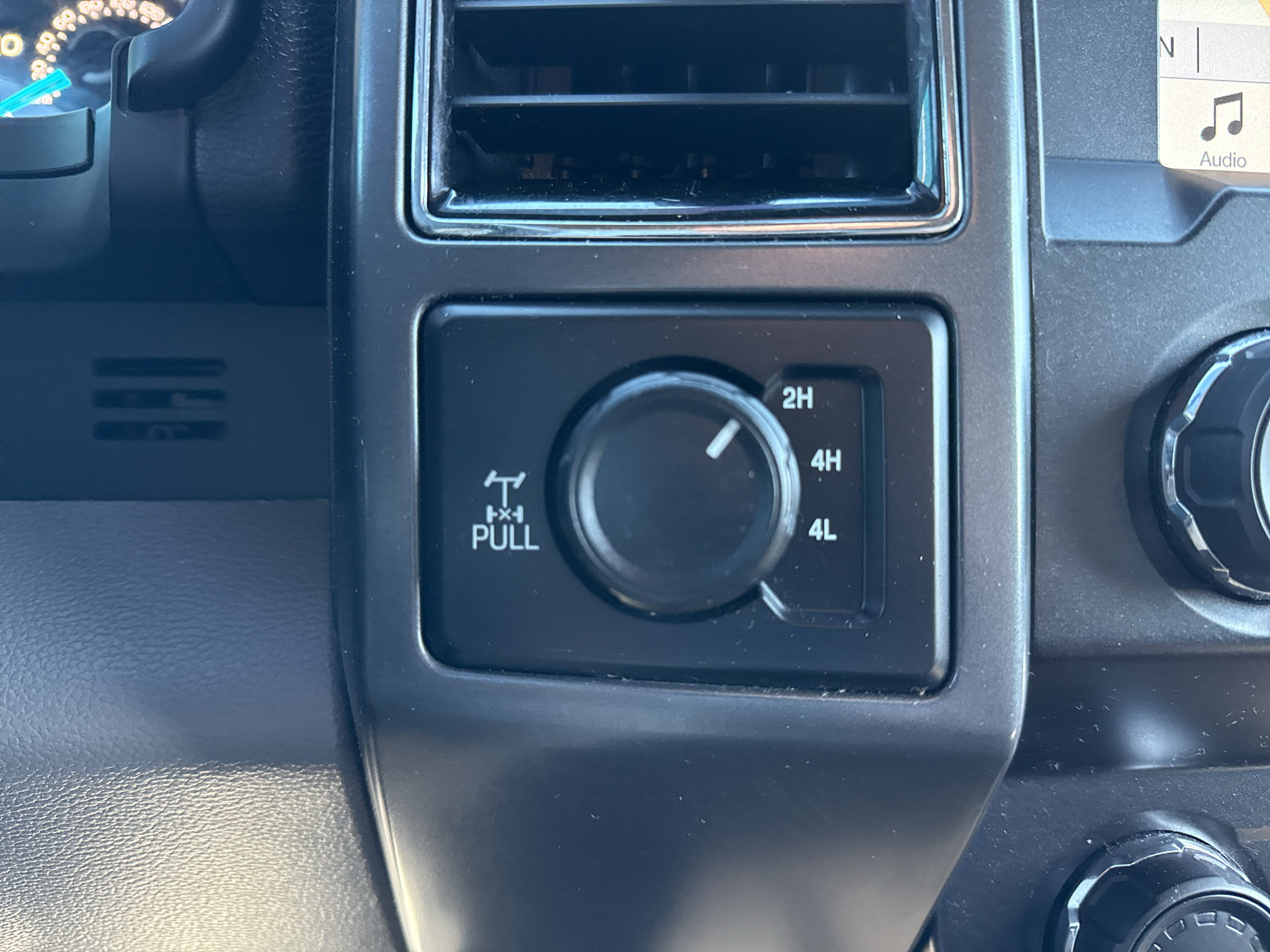 Used 2019 Ford F150 XLT w/ Equipment Group 302A Luxury AWD/4WD image 19