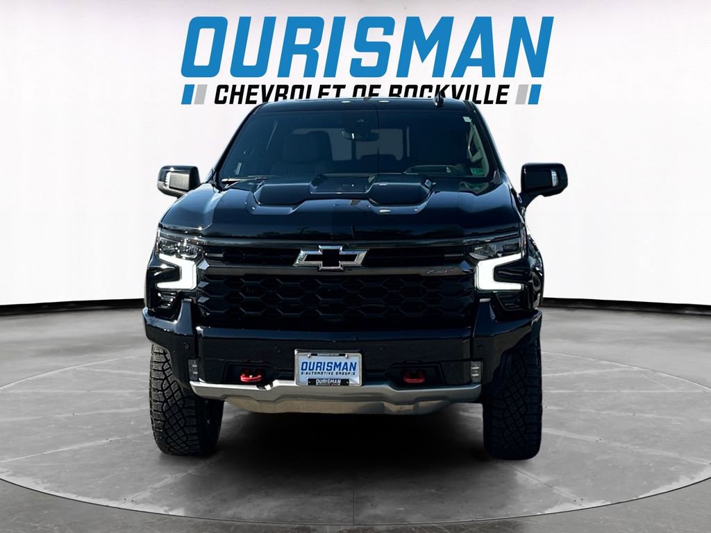 Used 2025 Chevrolet Silverado 1500 ZR2 w/ Technology Package image 8