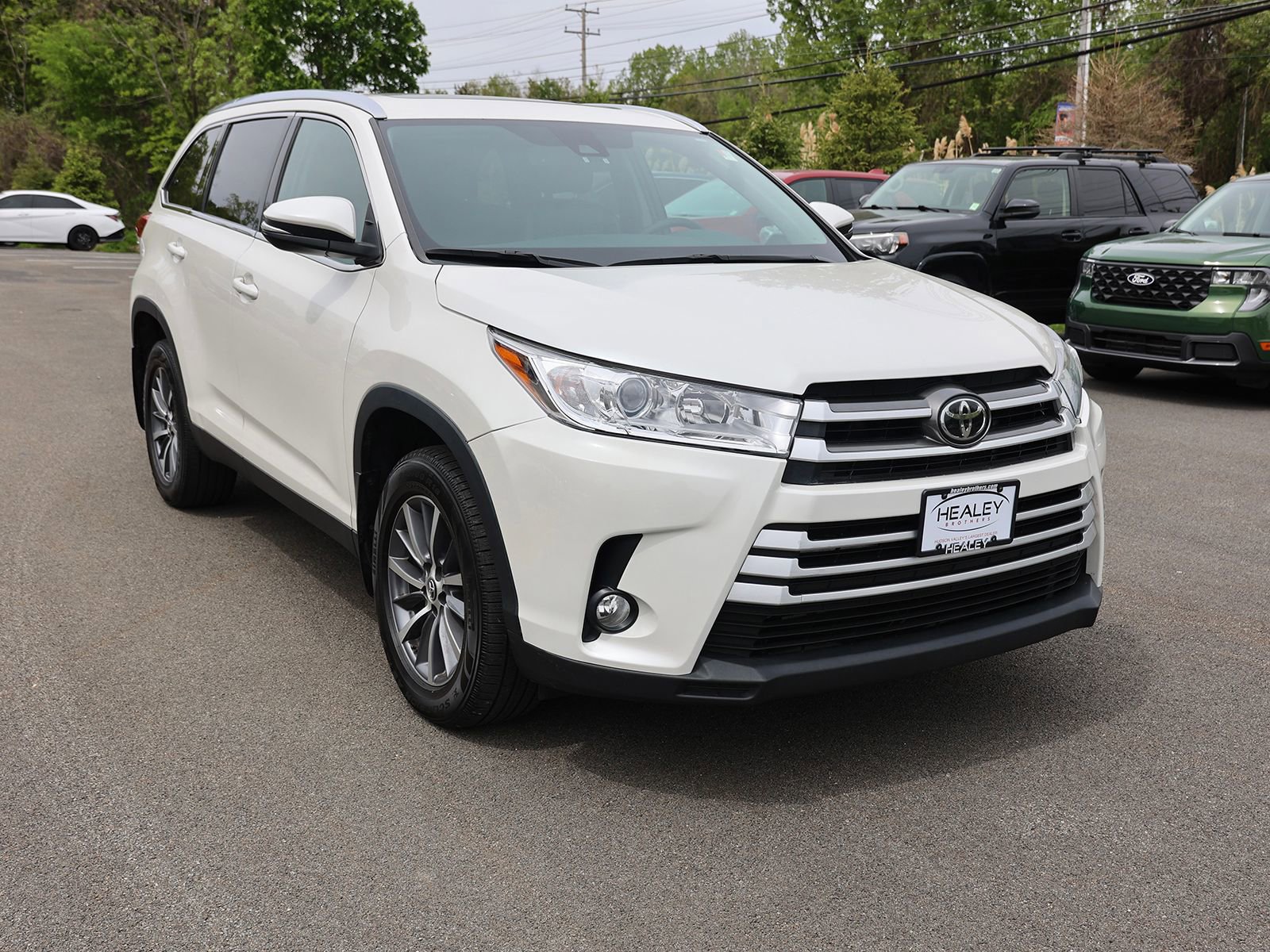 Used 2019 Toyota Highlander XLE AWD/4WD image 1