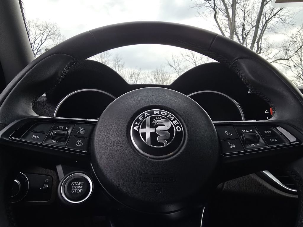 Used 2020 Alfa Romeo Stelvio w/ Nero Edizione image 25