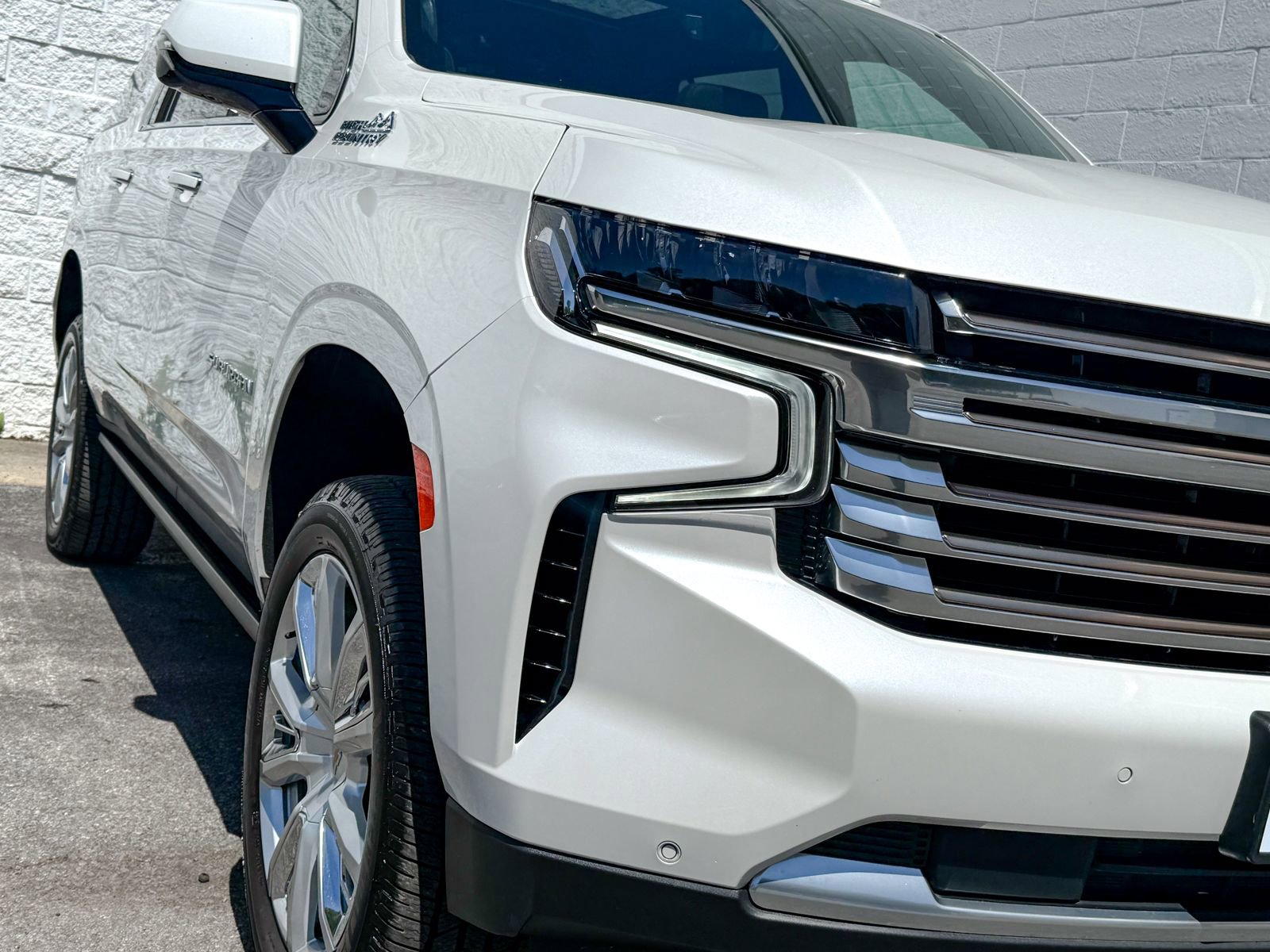 Used 2022 Chevrolet Suburban High Country AWD/4WD image 4