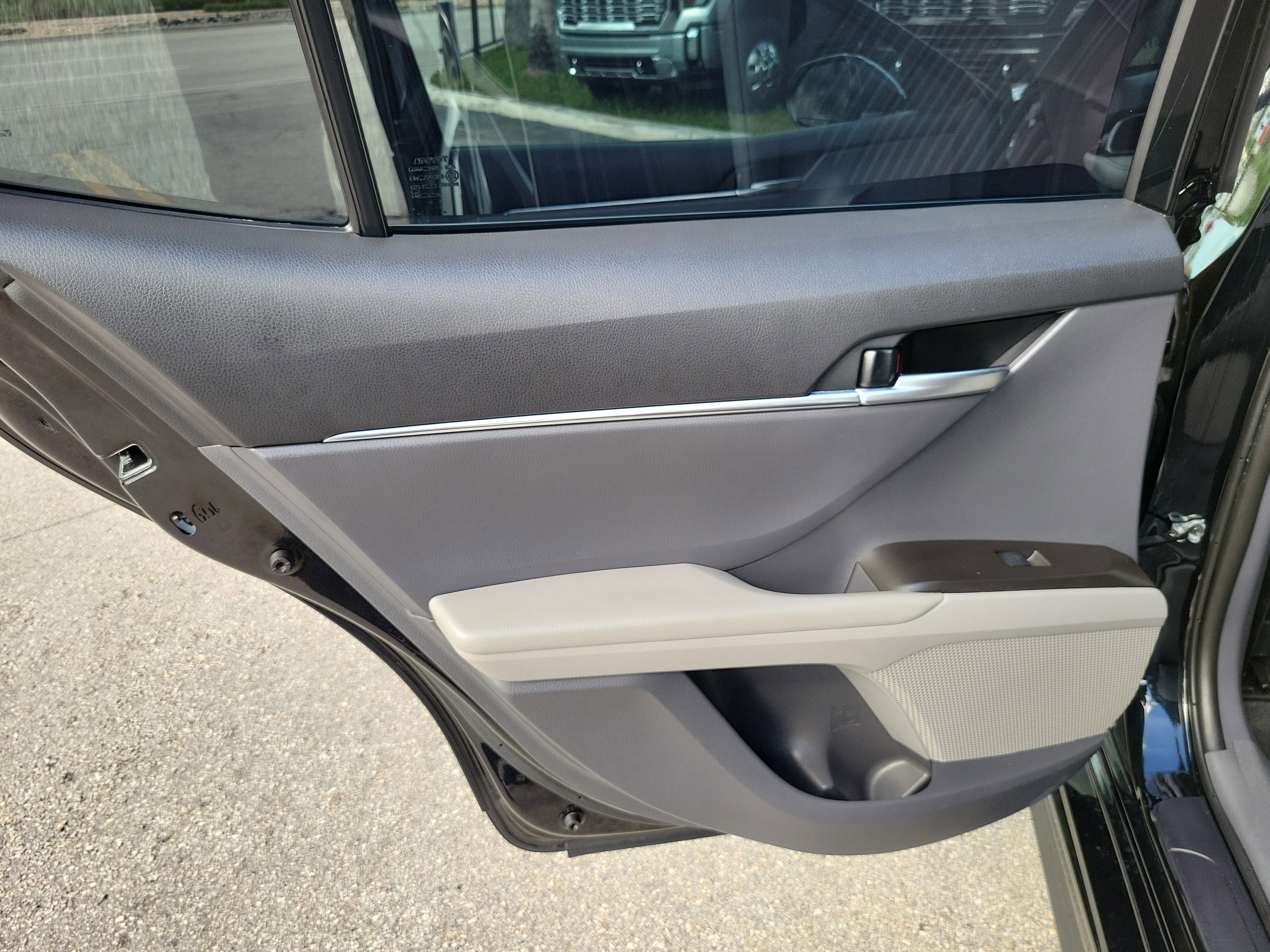 Used 2024 Toyota Camry SE image 23