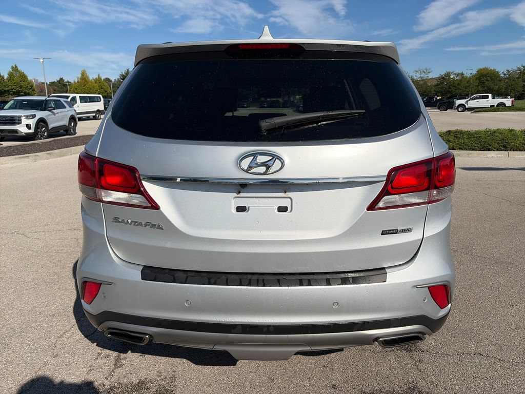 Used 2017 Hyundai Santa Fe AWD image 6