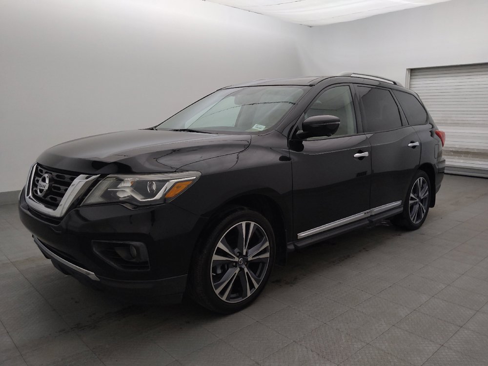 Used 2017 Nissan Pathfinder Platinum FWD image 2