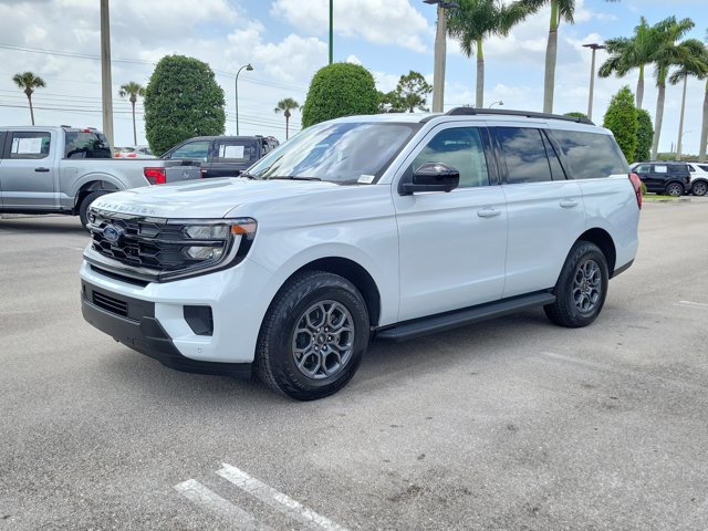 Certified 2025 Ford Expedition Active AWD/4WD image 3