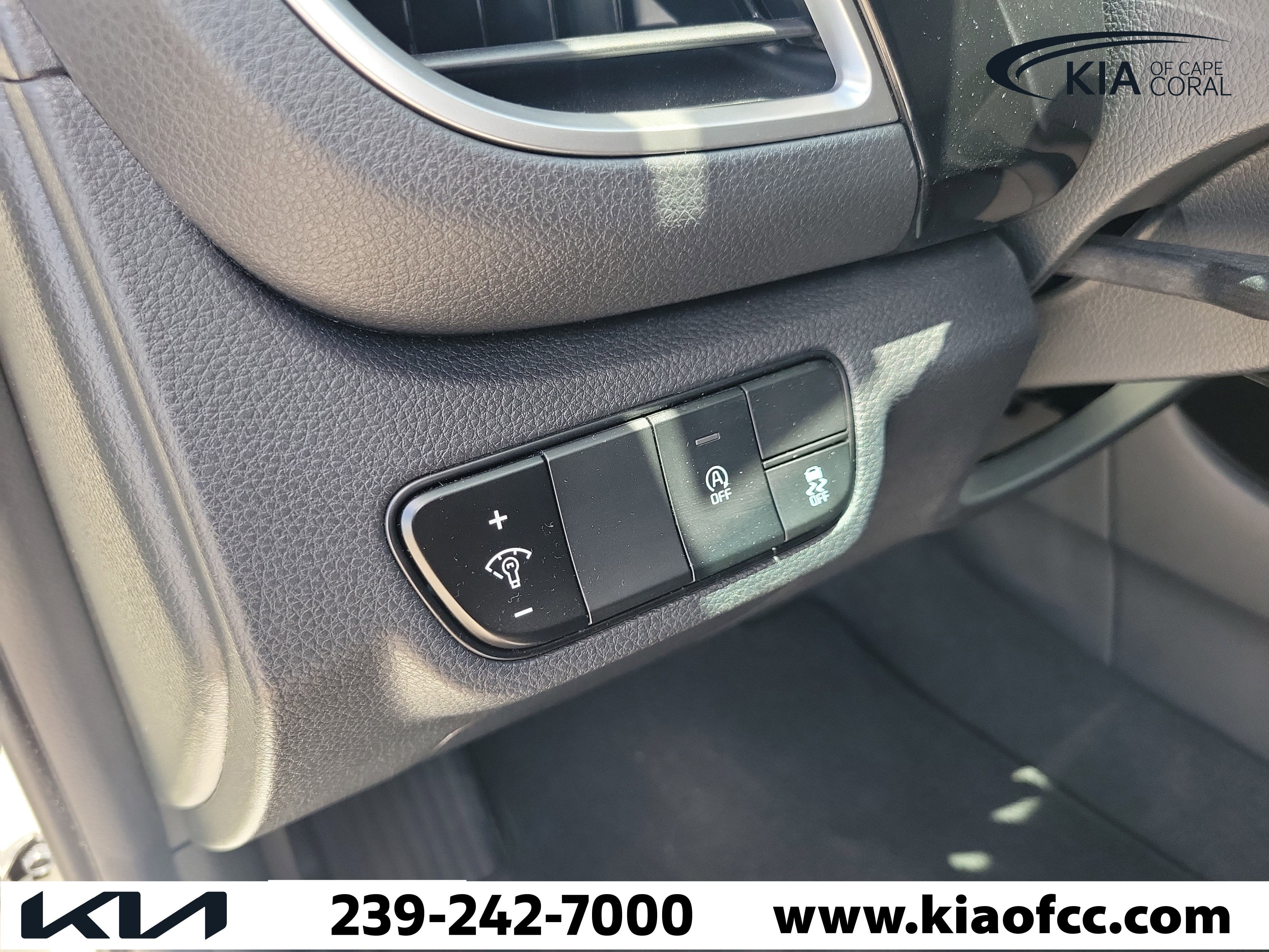 Certified 2025 Kia Seltos S FWD image 26