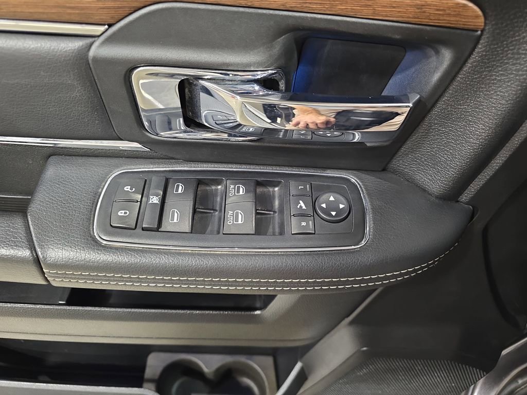 Used 2015 RAM 1500 Laramie w/ Convenience Group image 27