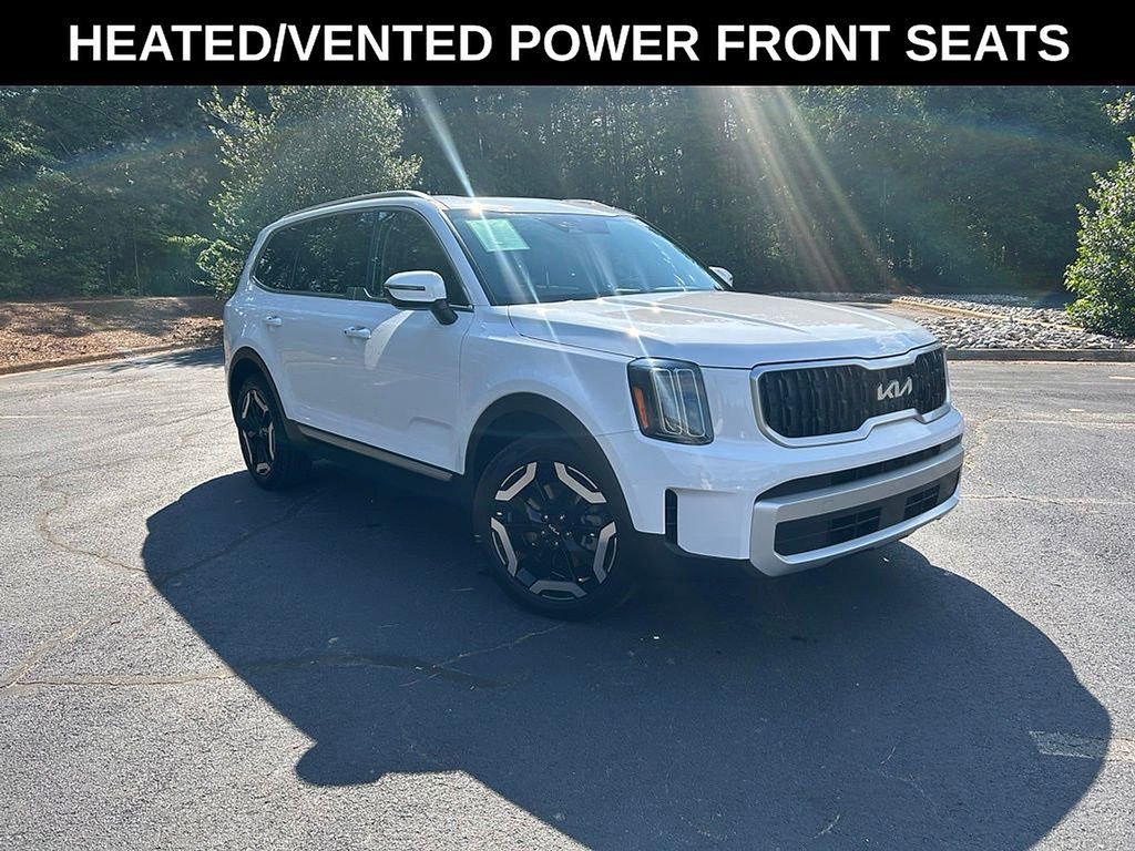 Used 2025 Kia Telluride EX w/ EX Captain's Chair Package FWD image 2