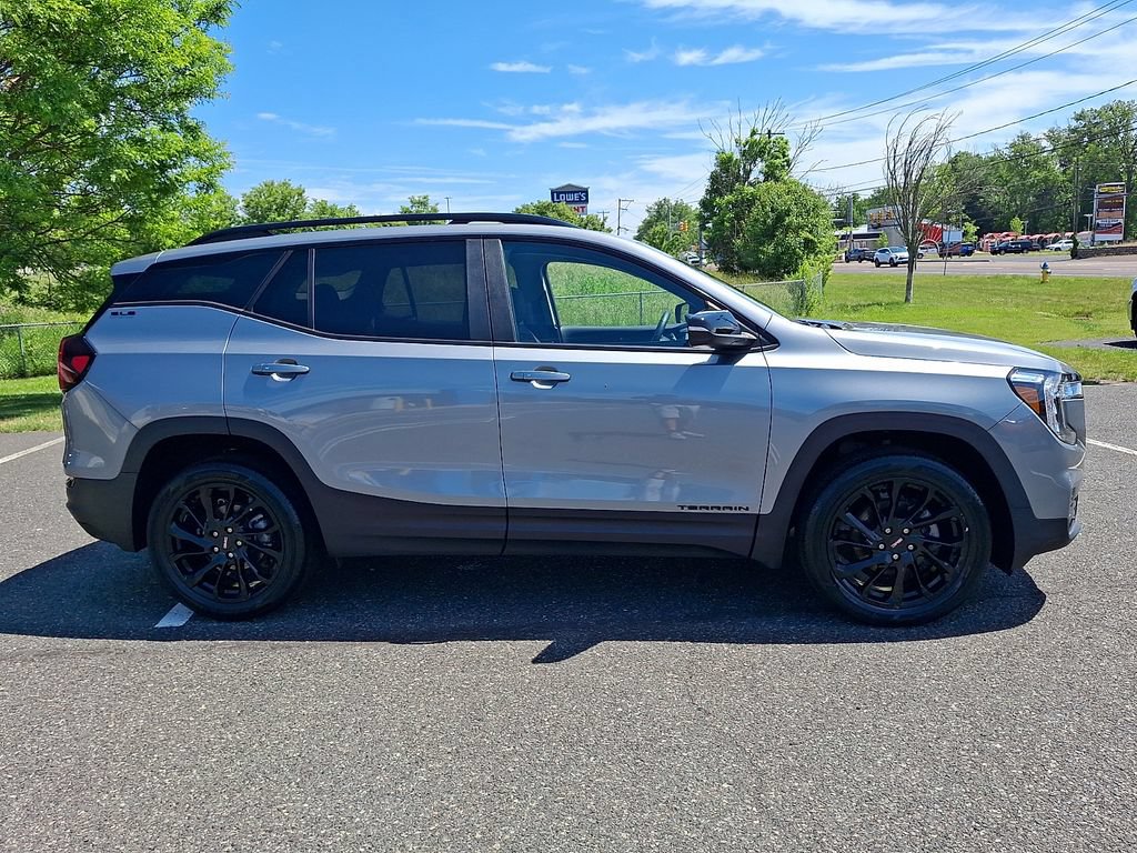 Used 2023 GMC Terrain SLE w/ Driver Convenience Package AWD/4WD image 6