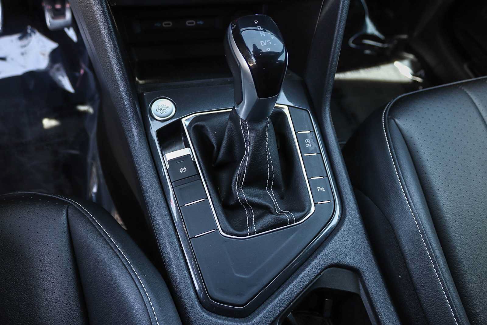 Certified 2023 Volkswagen Tiguan SE R-Line FWD image 19