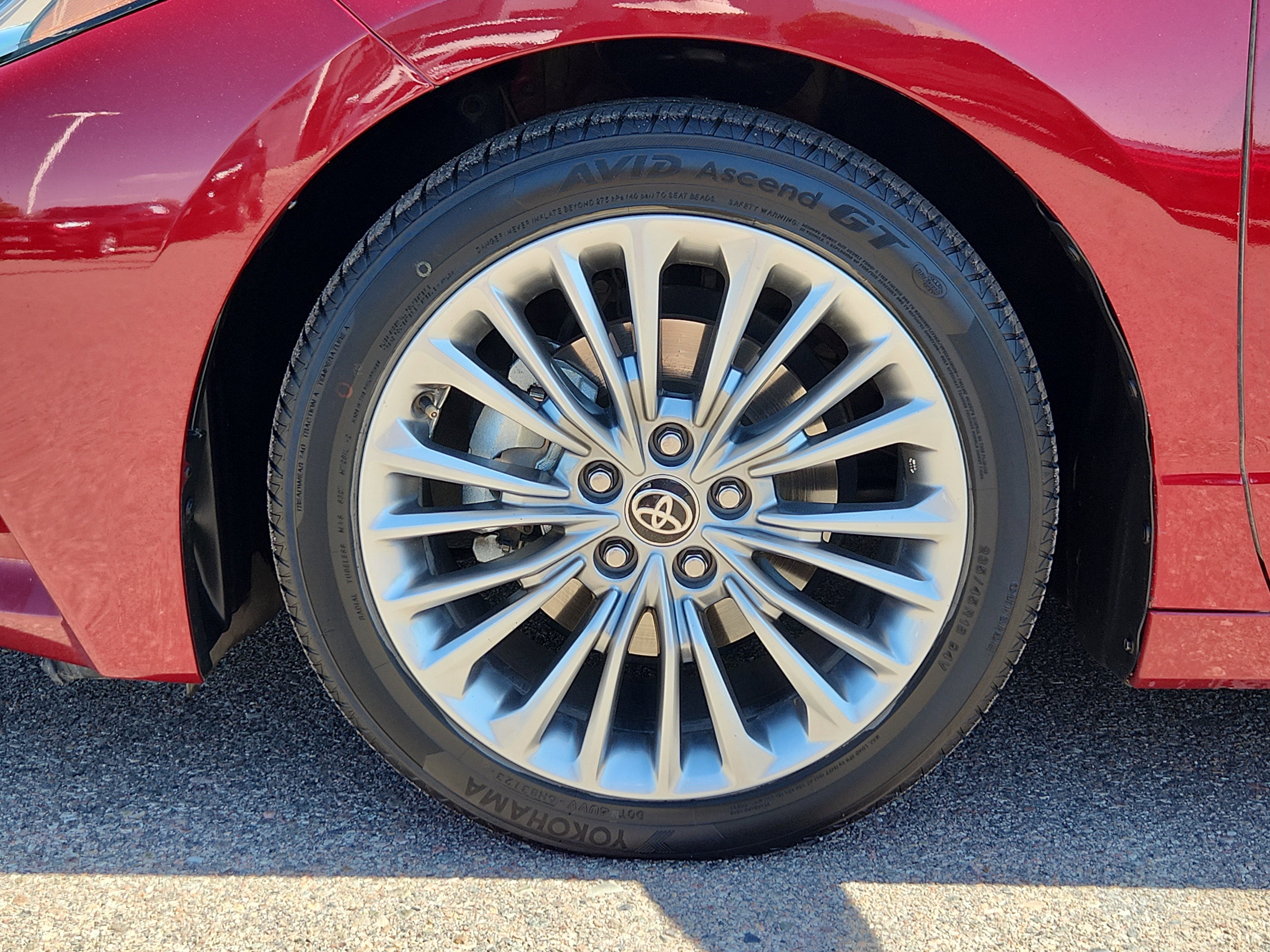 Used 2021 Toyota Avalon Limited w/ Advanced Safety Package FWD image 19