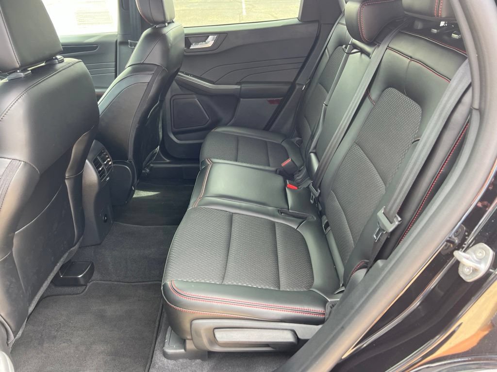 Used 2025 Ford Escape ST-Line w/ Tech Pack #1 FWD image 11