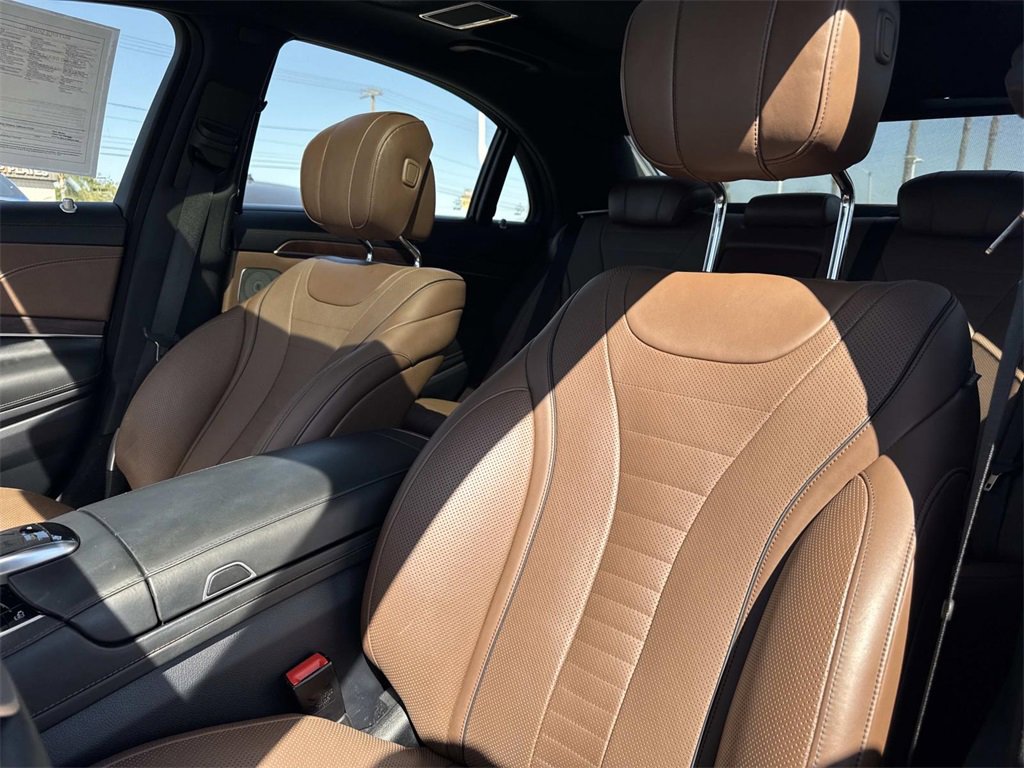 Used 2018 Mercedes-Benz S 560 Sedan w/ AMG Line Exterior image 20
