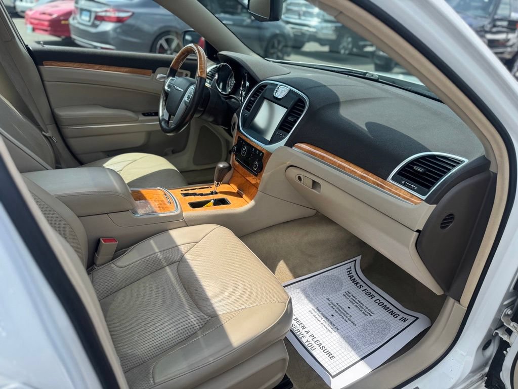 Used 2014 Chrysler 300 C AWD/4WD image 22