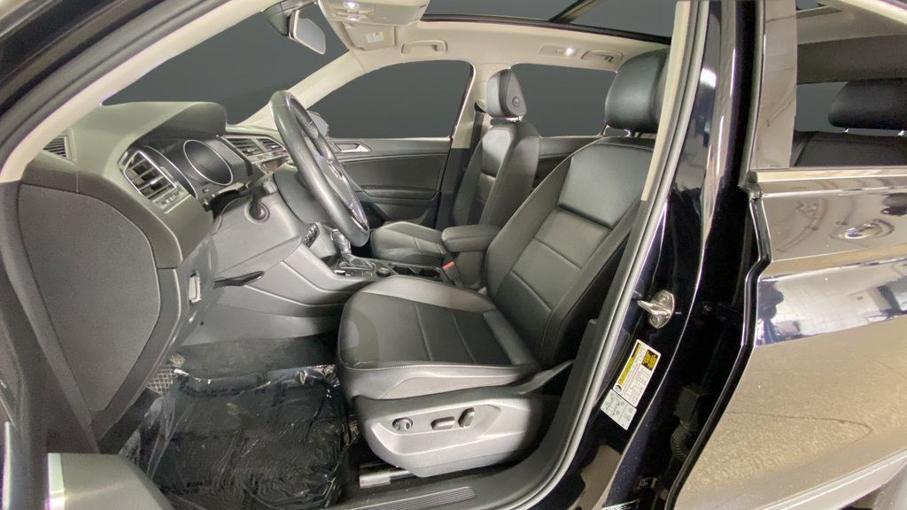 Used 2019 Volkswagen Tiguan SE w/ Panoramic Sunroof Package AWD/4WD image 9