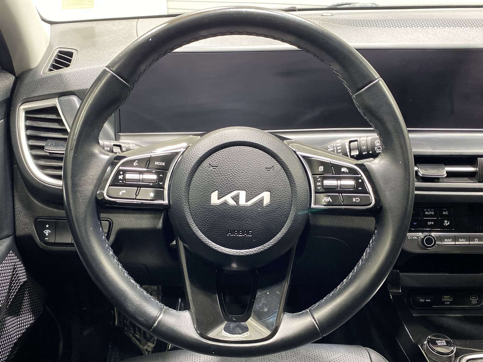 Used 2024 Kia Seltos EX AWD/4WD image 14