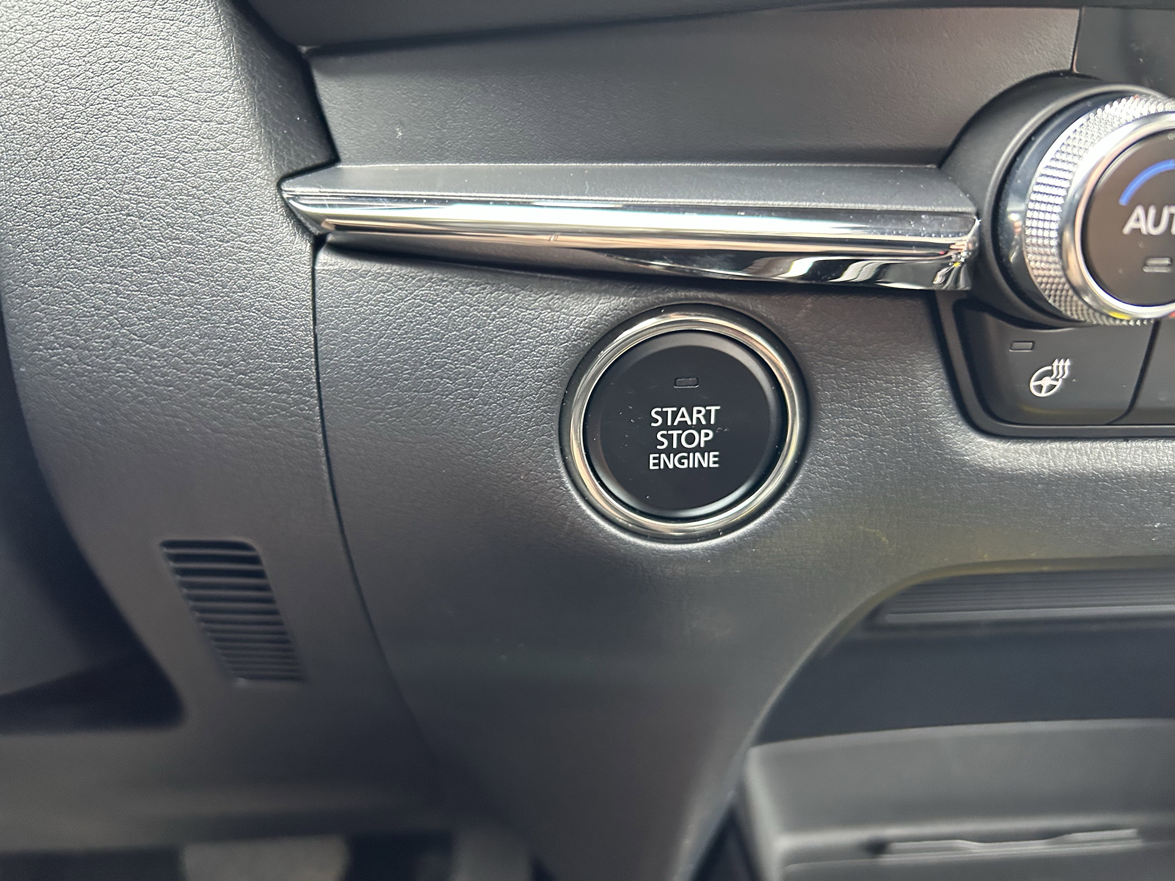 Certified 2025 MAZDA CX-30 2.5 Turbo w/ Premium Package image 17