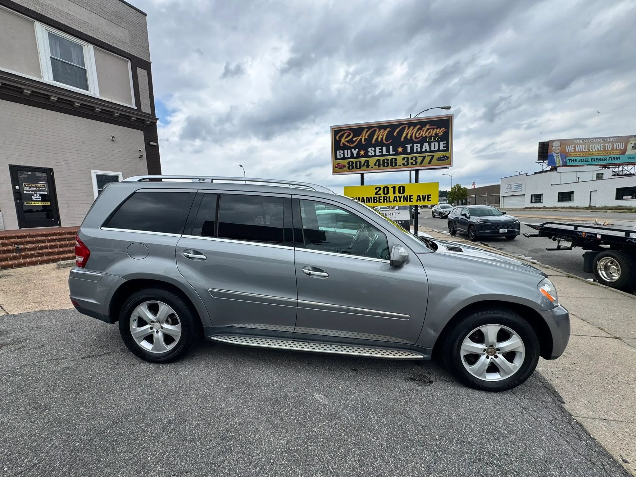 Used 2010 Mercedes-Benz GL 450 4MATIC image 2