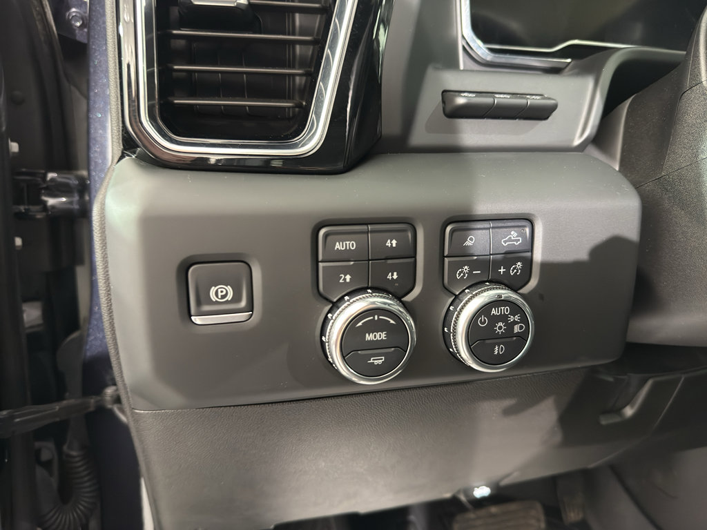 Used 2024 GMC Sierra 2500 Denali w/ Denali Reserve Package image 16