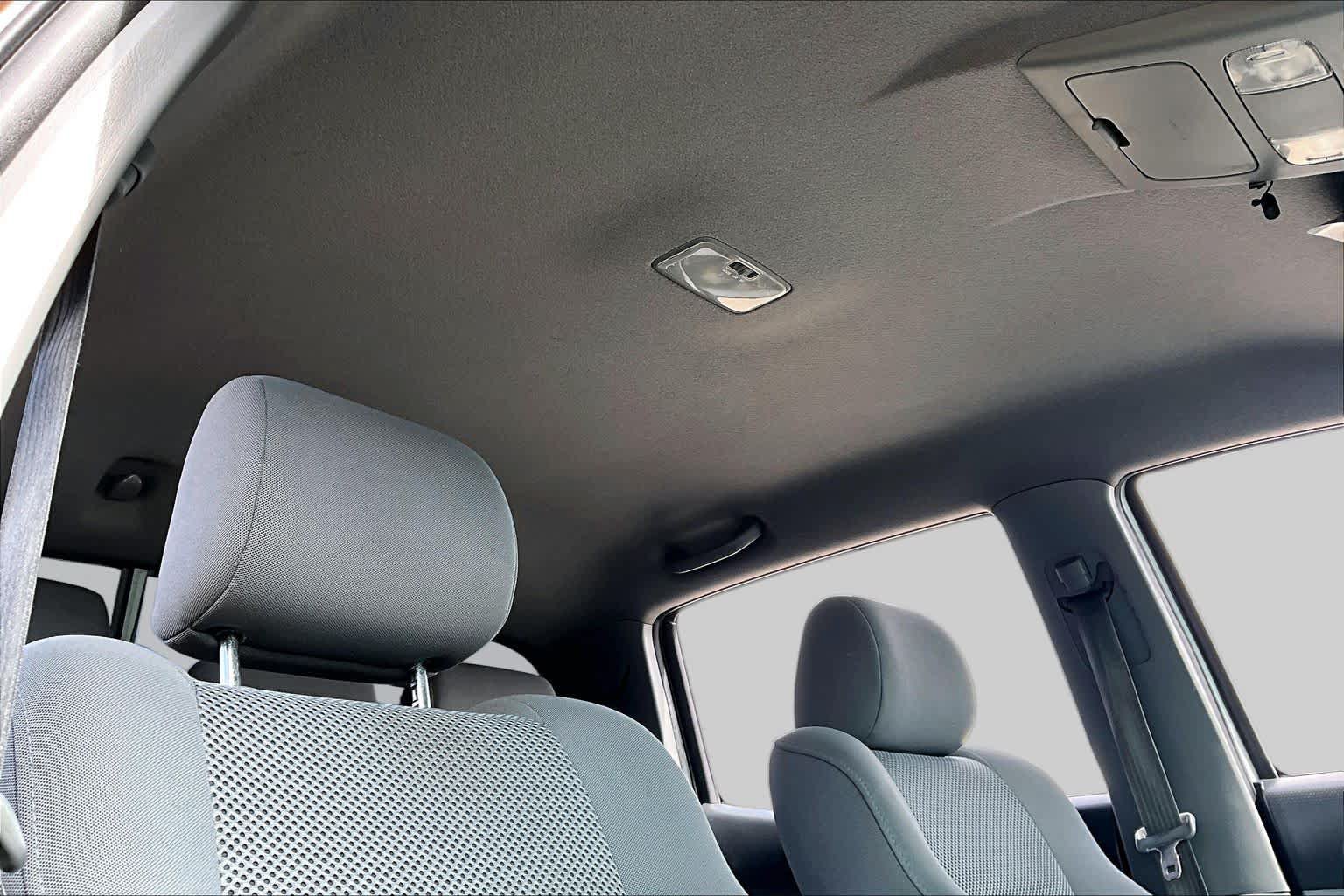 Used 2006 Toyota Tacoma PreRunner w/ TRD Sport Pkg #1 RWD image 13