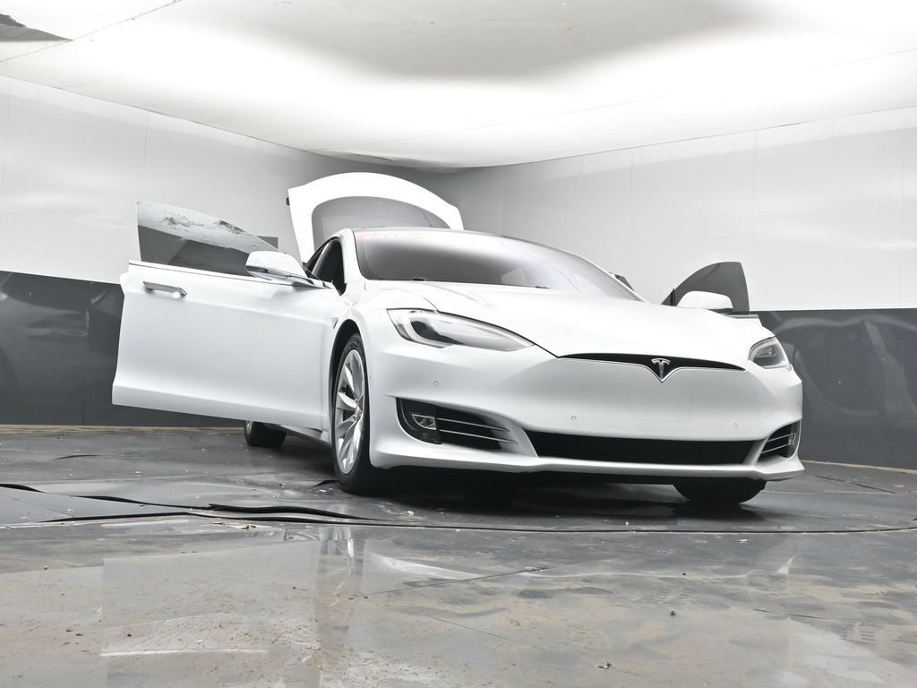 Used 2016 Tesla Model S 60D AWD/4WD image 42