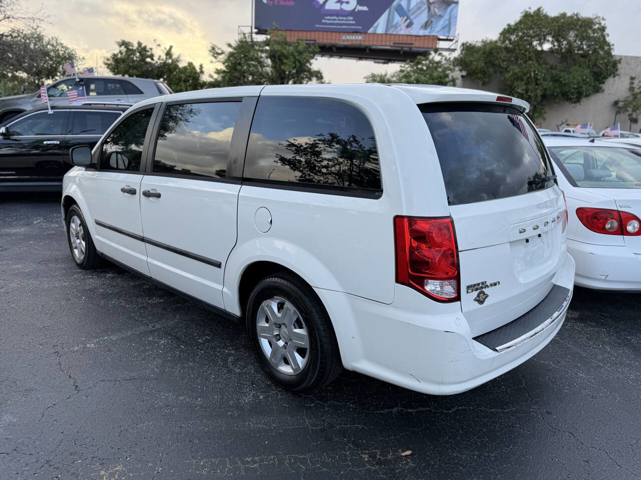 Used 2013 Dodge Grand Caravan American Value Package FWD image 4