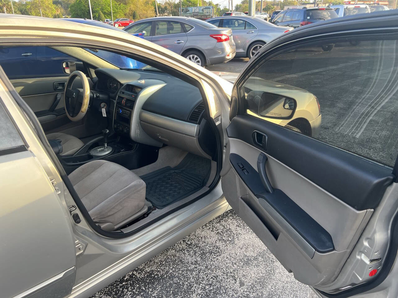 Used 2004 Mitsubishi Galant LS image 12