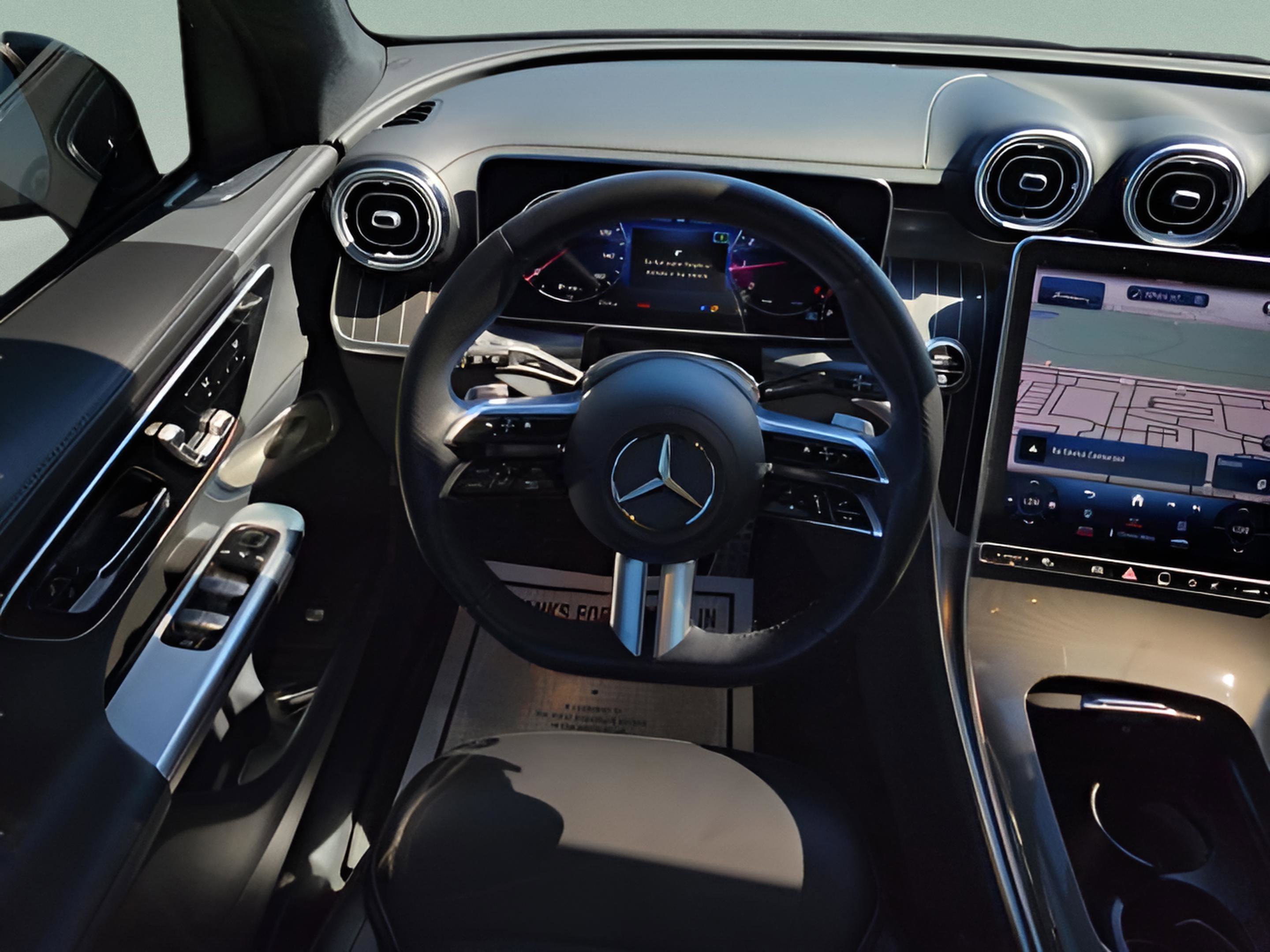 Used 2023 Mercedes-Benz GLC 300 image 13